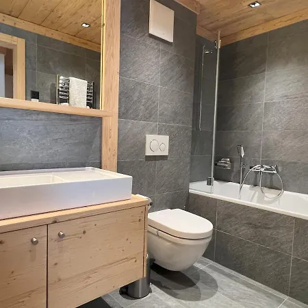 2br In Les D Adelaide 格里门茨